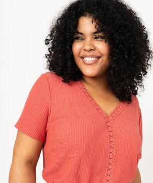 Tee-shirt à manches courtes et col V femme grande taille vue2 - GEMO (G TAILLE) - GEMO