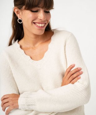 Pull en maille col V finitions dentelées femme vue2 - GEMO(FEMME PAP) - GEMO