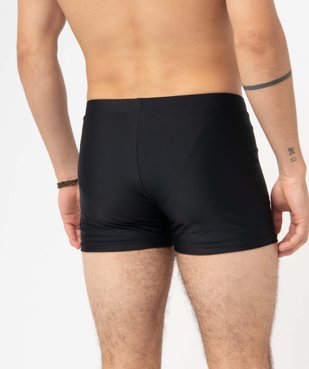 Maillot de bain homme forme boxer avec inscription - Freegun vue3 - FREEGUN - GEMO