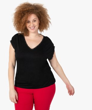 Tee-shirt femme grande taille à manches courtes et col V et dentelle  vue1 - GEMO 4G GT - GEMO