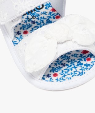 Chaussons de naissance bébé fille sandales à scratch en coton brodé vue6 - GEMO 4G BEBE - GEMO