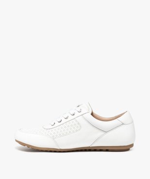 Derbies femme confort en cuir uni à motifs ajourés vue3 - GEMO (CONFORT) - GEMO