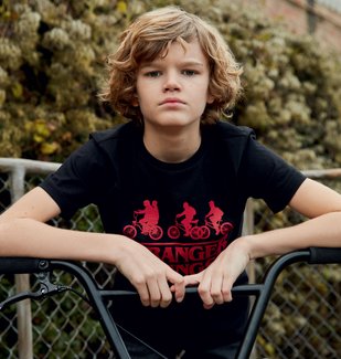 Tee-shirt garçon avec motif contrastant – Stranger Things vue4 - STRANGER THINGS - GEMO