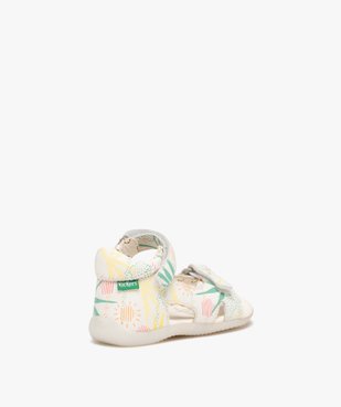 Sandales bébé fille en cuir à motifs avec brides à scratch - Kickers vue4 - KICKERS - GEMO