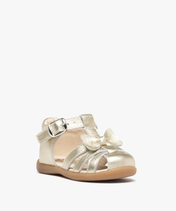 Sandales bébé fille en cuir brillant détail petit noeud vue2 - GEMO(BEBE DEBT) - GEMO